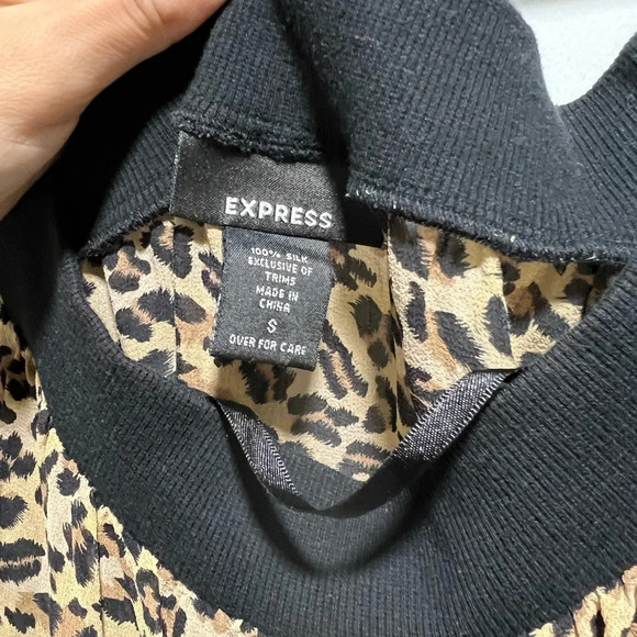 Leopard print Off-the-shoulder Blouse Size Small - Picture 5 of 7